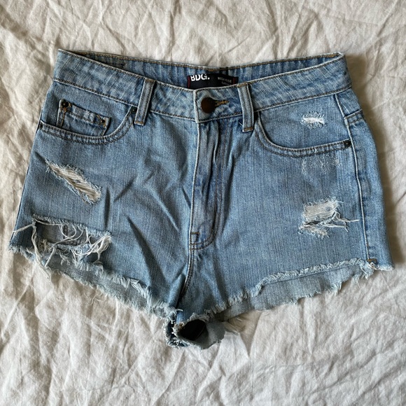 Urban Outfitters High-Rise Cheeky Short - Picture 2 of 4